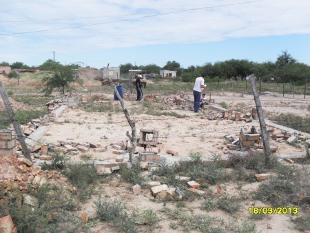 El fuerte viento destruyó gran parte del avance